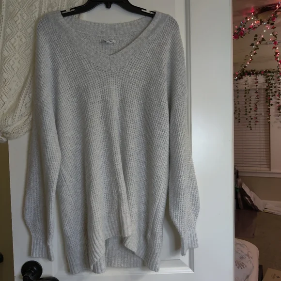 💎✨ Slouchy Waffle Knit Sweater - Picture 2 of 5